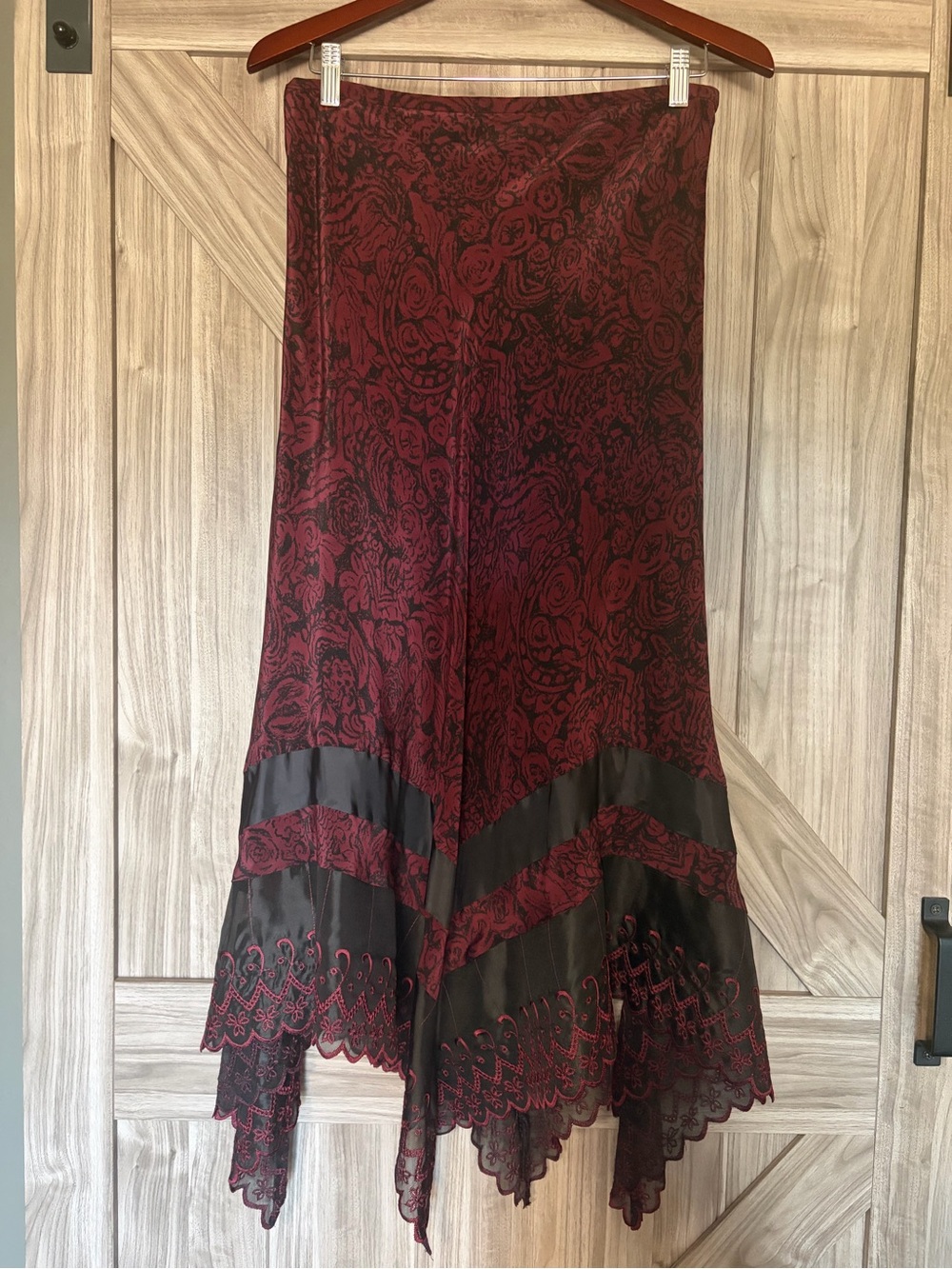 Peruvian Connection 100% Silk Handkerchief Midi Skirt 8 Embroidered Burgundy